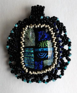 beaded-cabochon